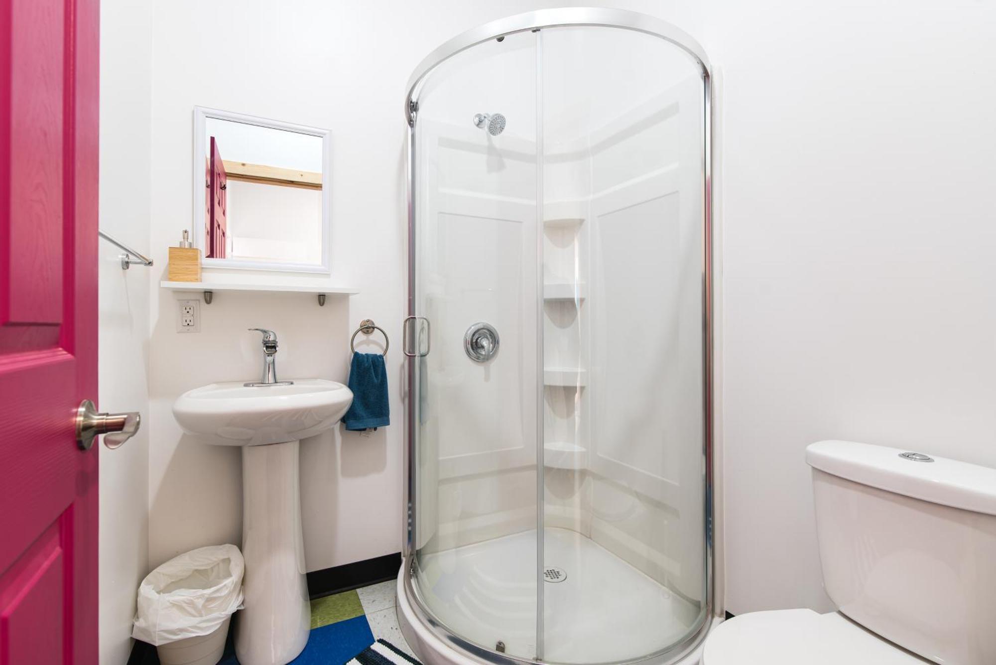 Hostel Out East - *
